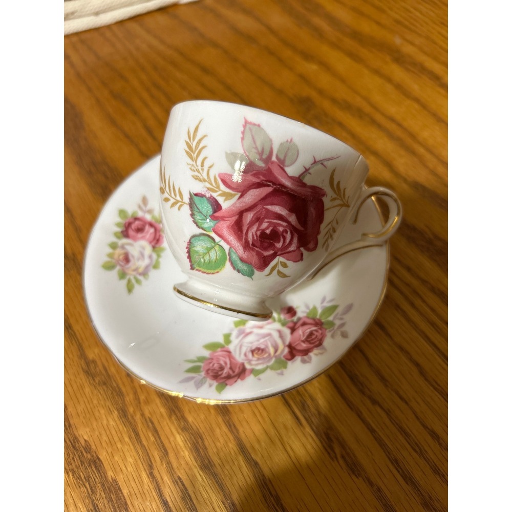 Vintage Royal Albert Cup‎ and Saucer Pink Rose Floral Gold Trim Bone China - Picture 3 of 7